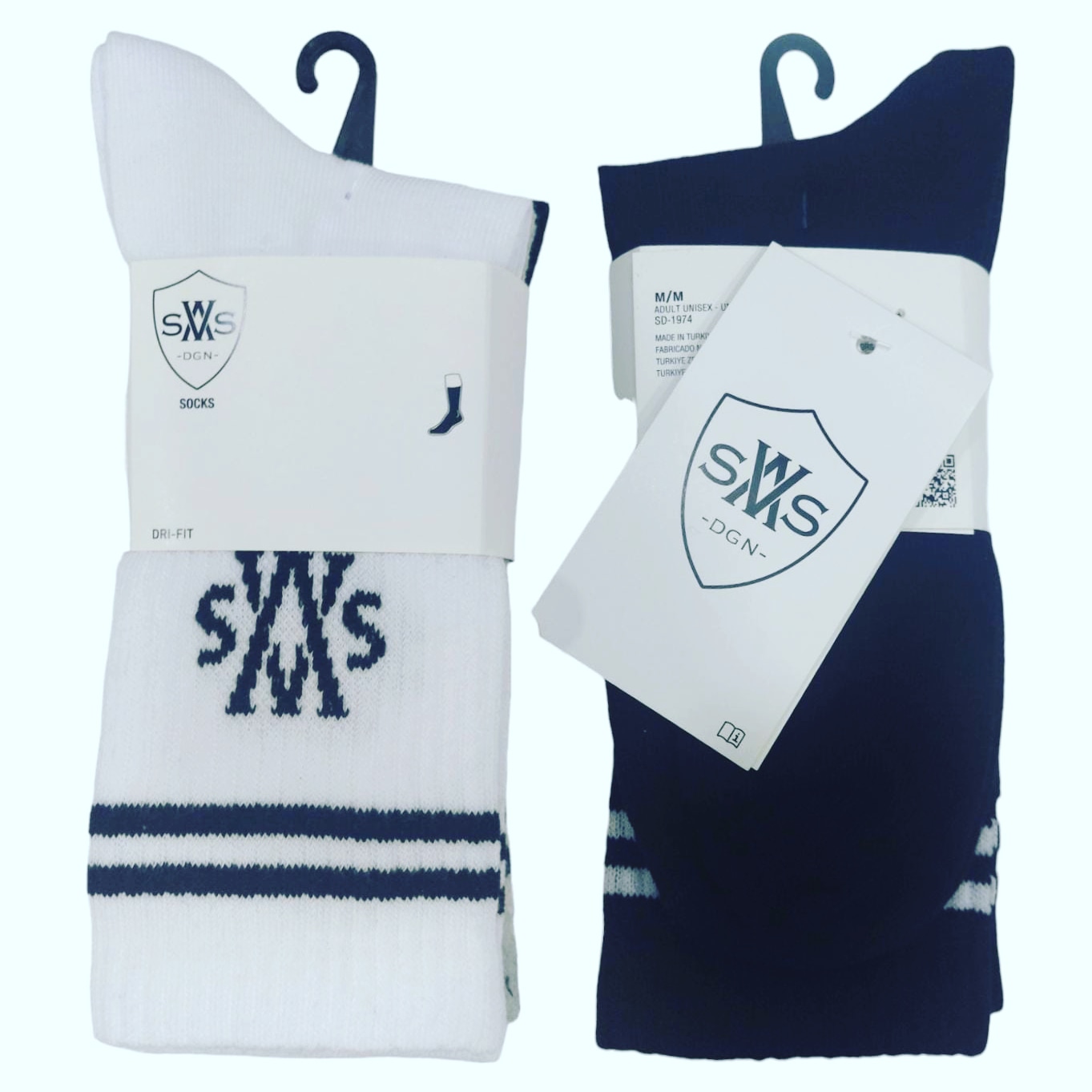 2 Çift BAMBU Premium Klasik Erkek Çorap – SWS  Kalite: Dayanıklı bambu kumaş ve uzun ömürlü dikiş yapısı  Tasarım: Zamansız, sade ve klasik erkek stili  İçerik: %80 Bambu, %17 Polyamid, %3 Elastan  Konfor: İz yapmayan yapı, gün boyu rahat kullanım  Nefe